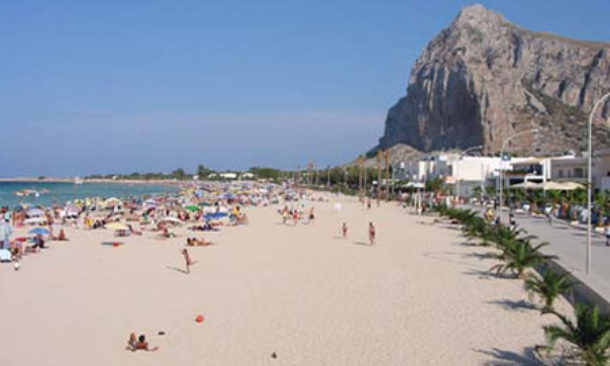 Battaglia A San Vito Lo Capo Per Il Mega Resort Che Rischia