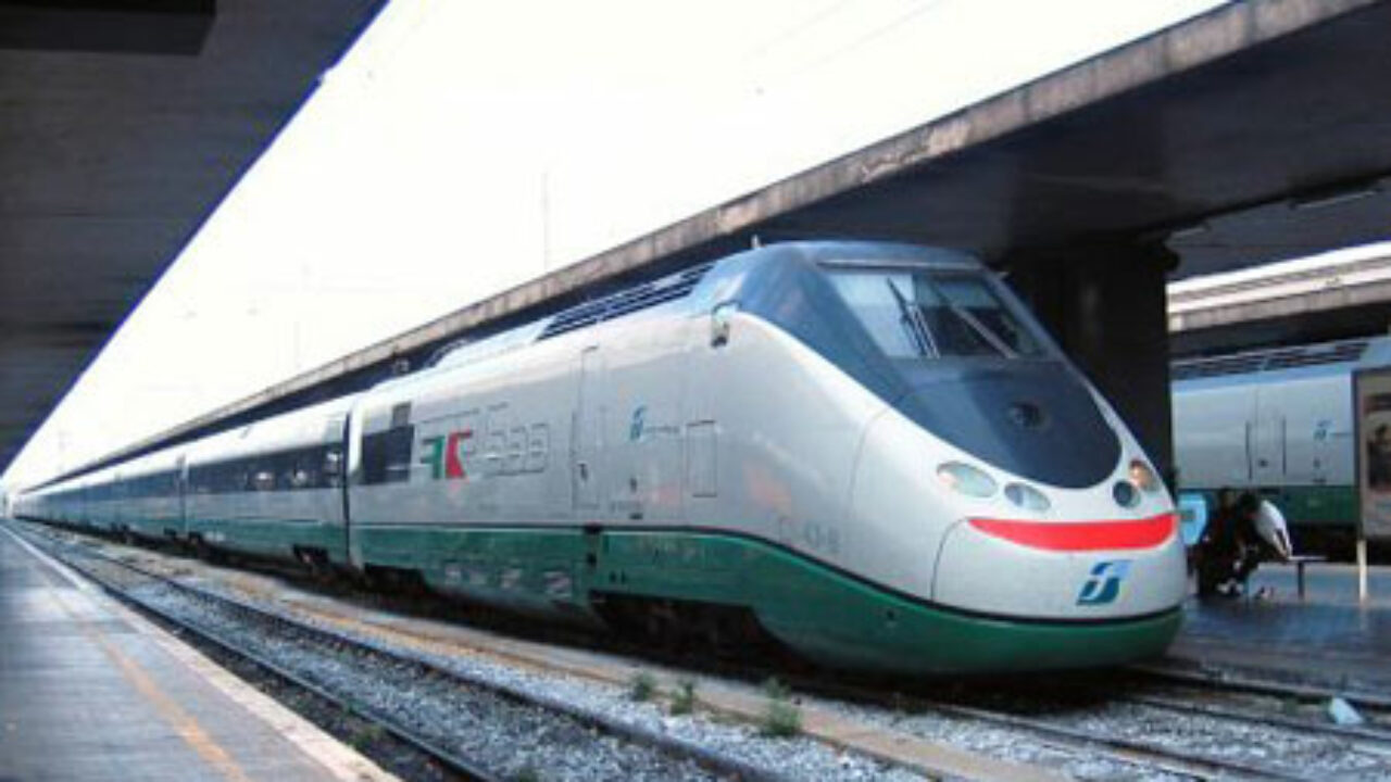 Trenitalia più puntuale: in Sicilia 85% dei treni arriva in orario 