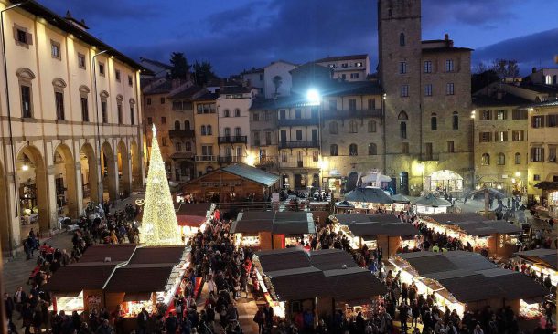 Citta Di Natale.Con Arezzo Citta Del Natale Il Centro Storico Aretino Si Veste A Festa Travelnostop