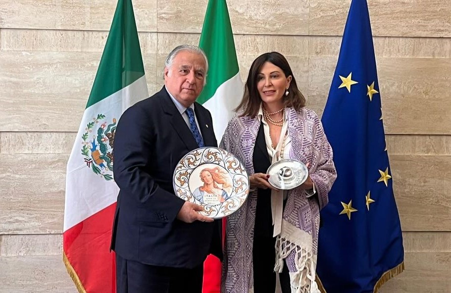 Se reunió en Italia con la Secretaria de Turismo de México, Santanza
