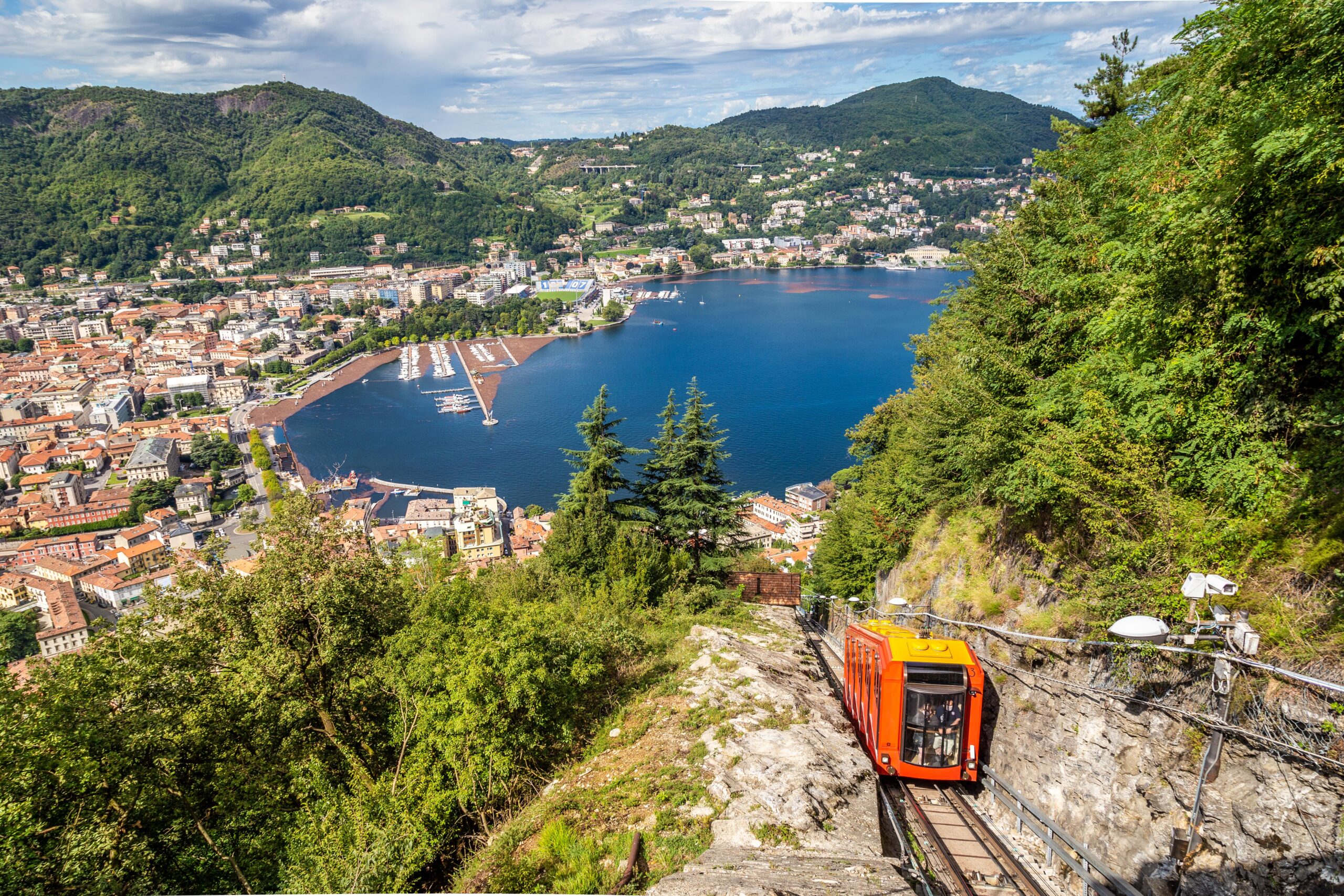 Trenord lancia biglietto speciale treno + funicolare Como-Brunate ...
