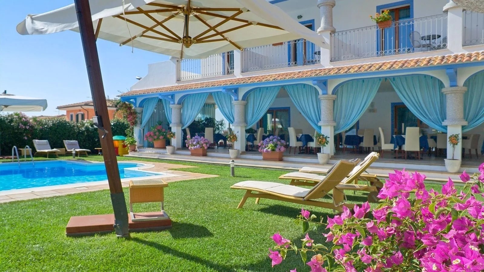 Hotelli Garibia Garibaldi Hotel, apertura anticipata attira gli stranieri - Travelnostop